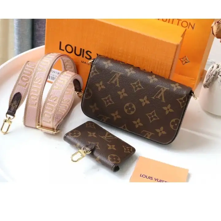 Fashionrepsfam ru 2102SH0013 Bags LV 0812